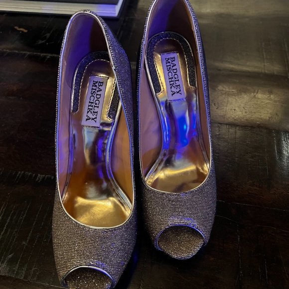 Badgley Mischka Women's Humbie IV Peep-Toe Pump 7 - Picture 2 of 9